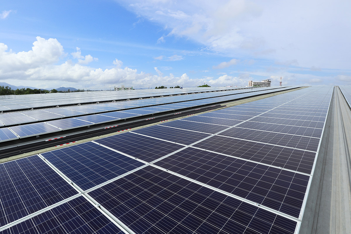 Large scale solar power complex